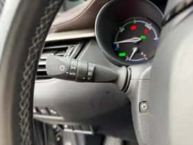Toyota C-HR (2020) thumbnail 18
