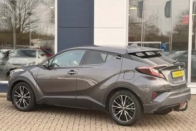Toyota C-HR (2020) thumbnail 3