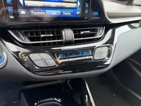 Toyota C-HR (2020) thumbnail 24