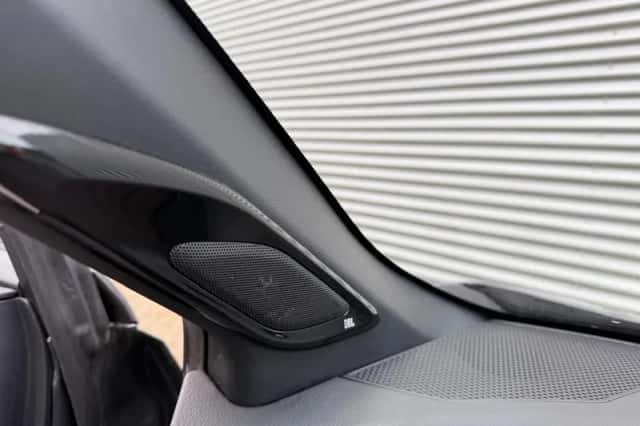 Toyota C-HR (2020) thumbnail 26