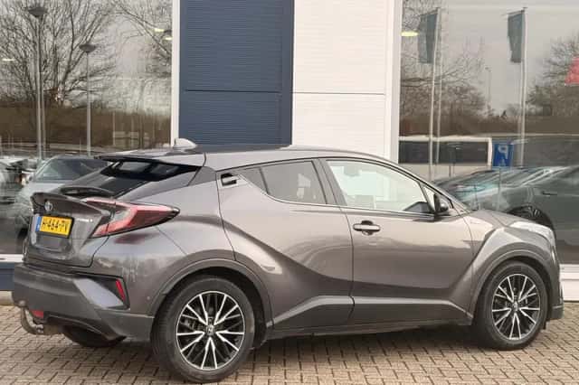 Toyota C-HR (2020) thumbnail 4
