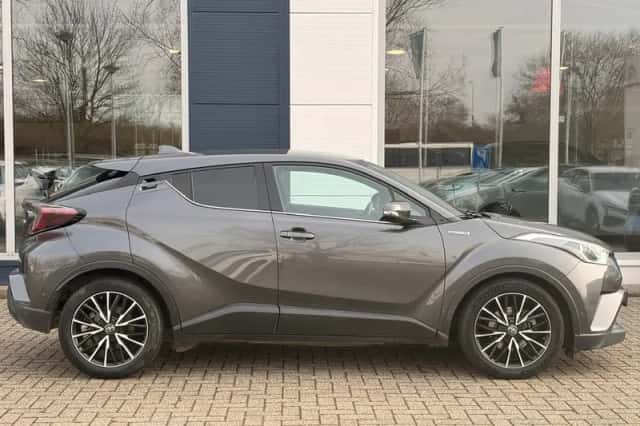 Toyota C-HR (2020) thumbnail 7
