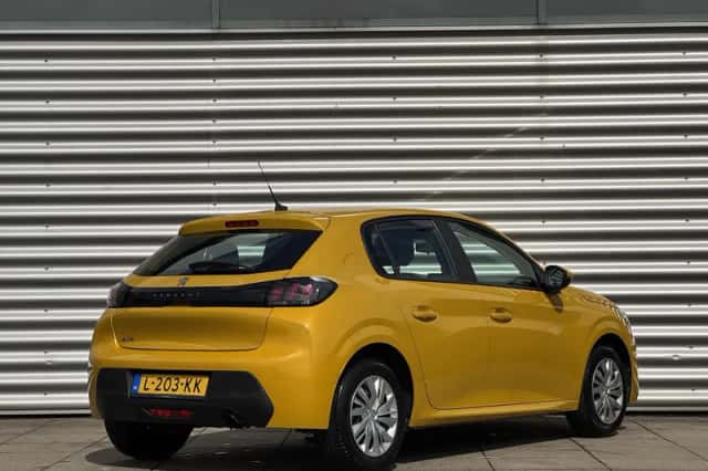 Peugeot 208 (2021) thumbnail 11