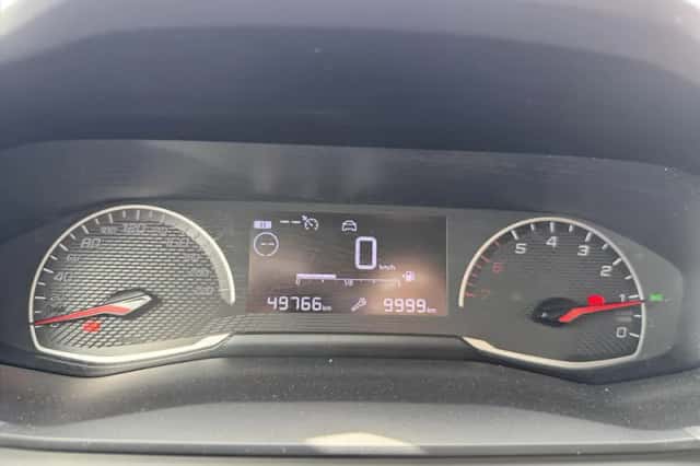 Peugeot 208 (2021) thumbnail 16