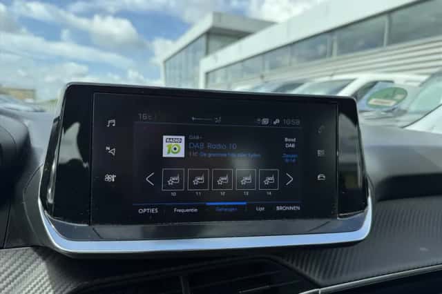 Peugeot 208 (2021) thumbnail 6