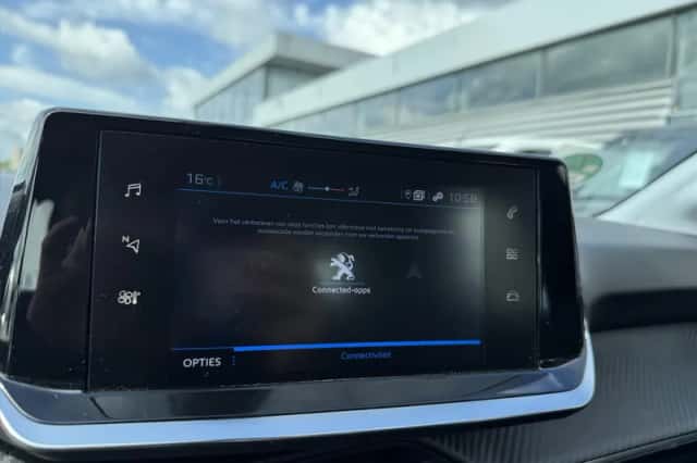 Peugeot 208 (2021) thumbnail 9