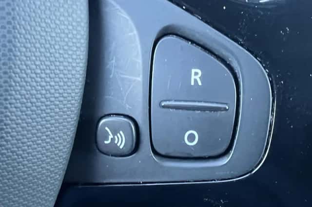 Renault Captur (2015) thumbnail 19