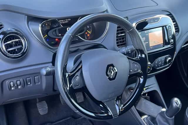 Renault Captur (2015) thumbnail 20