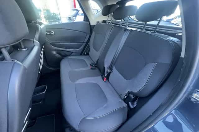 Renault Captur (2015) thumbnail 33