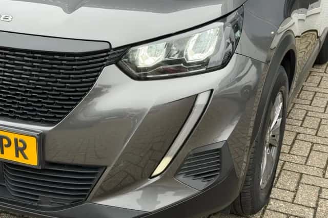 Peugeot 2008 (2021) thumbnail 11