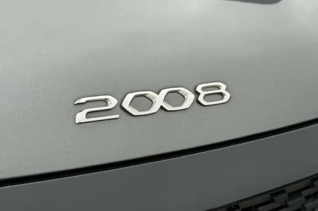 Peugeot 2008 (2021) thumbnail 12