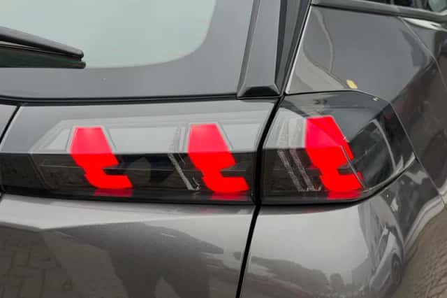 Peugeot 2008 (2021) thumbnail 15