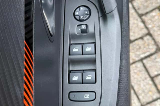 Peugeot 2008 (2021) thumbnail 20