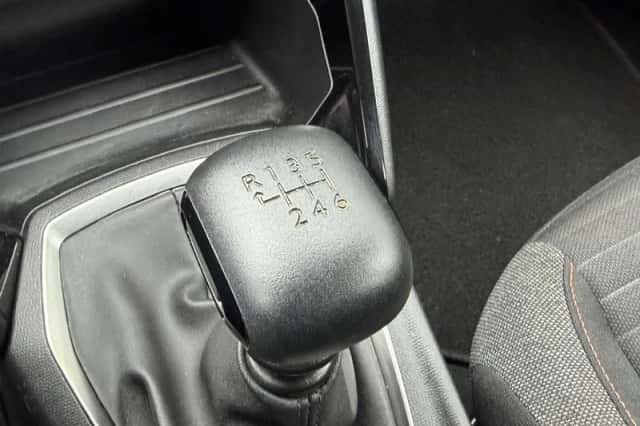Peugeot 2008 (2021) thumbnail 31