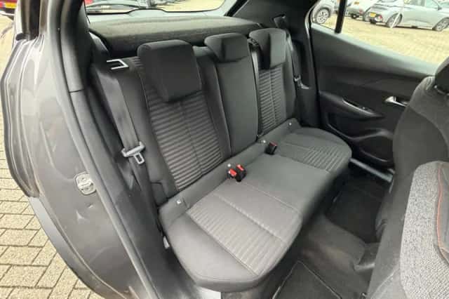 Peugeot 2008 (2021) thumbnail 37