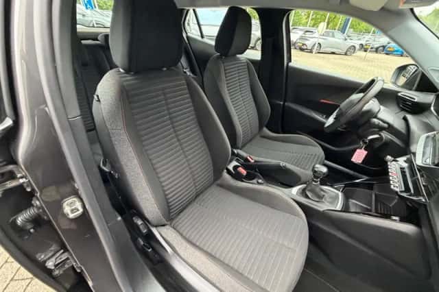 Peugeot 2008 (2021) thumbnail 38