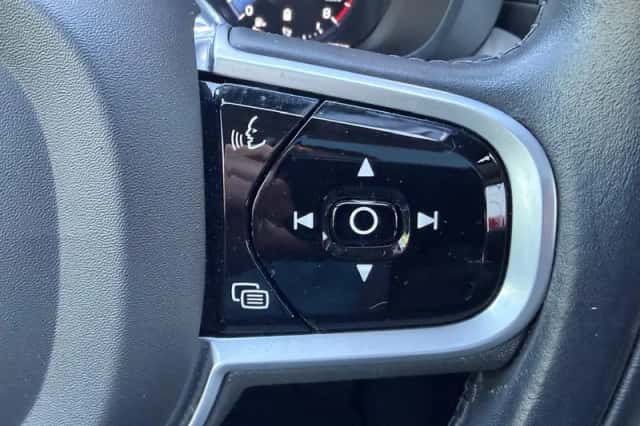 Volvo XC60 (2021) thumbnail 30