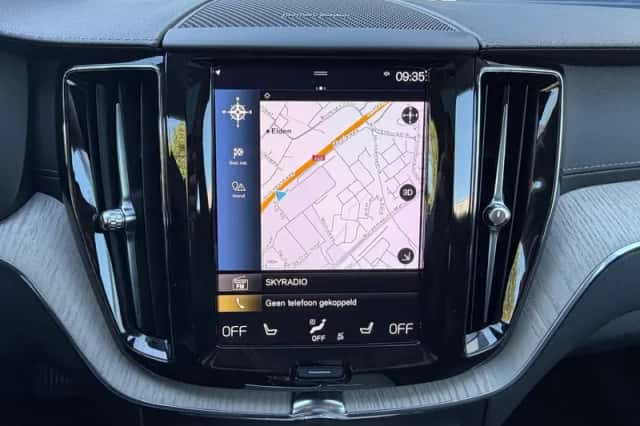 Volvo XC60 (2021) thumbnail 36