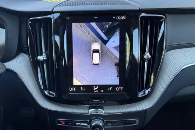 Volvo XC60 (2021) thumbnail 37
