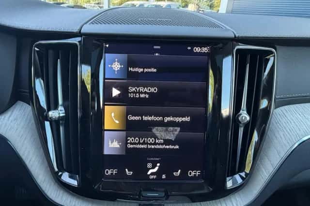 Volvo XC60 (2021) thumbnail 39