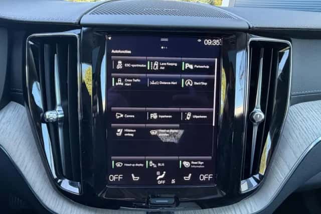 Volvo XC60 (2021) thumbnail 40