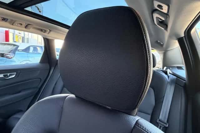 Volvo XC60 (2021) thumbnail 50
