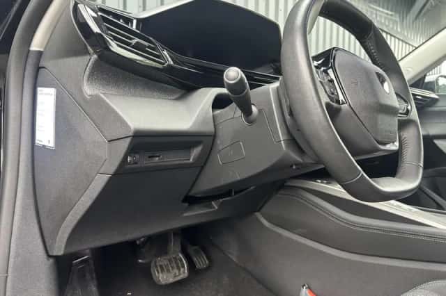 Peugeot 408 (2023) thumbnail 15