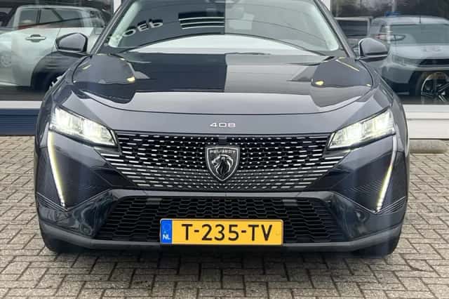 Peugeot 408 (2023) thumbnail 3