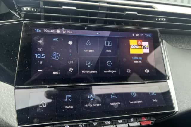 Peugeot 408 (2023) thumbnail 25
