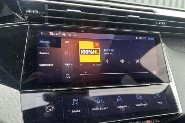 Peugeot 408 (2023) thumbnail 26