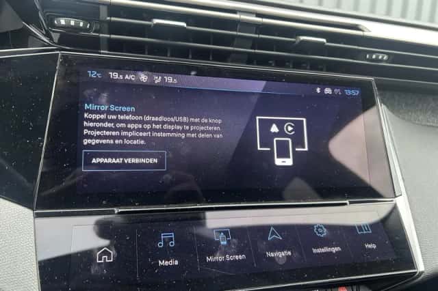 Peugeot 408 (2023) thumbnail 27