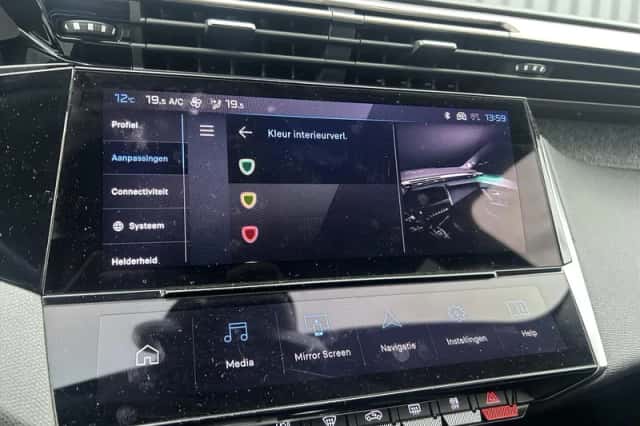 Peugeot 408 (2023) thumbnail 30