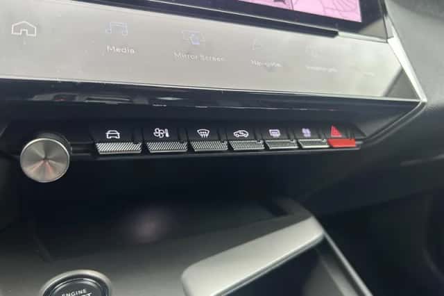 Peugeot 408 (2023) thumbnail 35