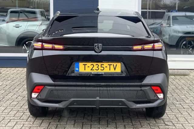 Peugeot 408 (2023) thumbnail 5