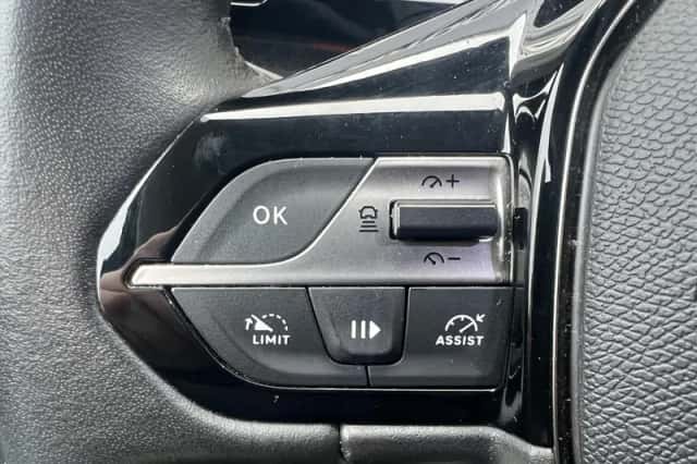 Peugeot 408 (2023) thumbnail 41