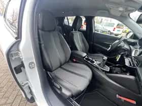 Peugeot 2008 (2022) thumbnail 36