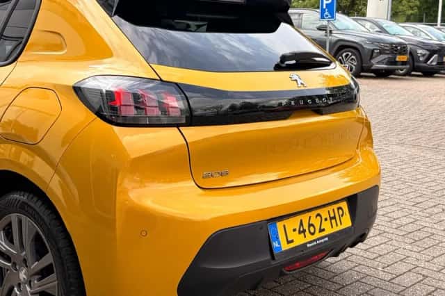 Peugeot 208 (2021) thumbnail 13