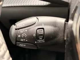 Peugeot 208 (2021) thumbnail 17