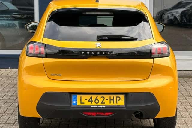 Peugeot 208 (2021) thumbnail 3