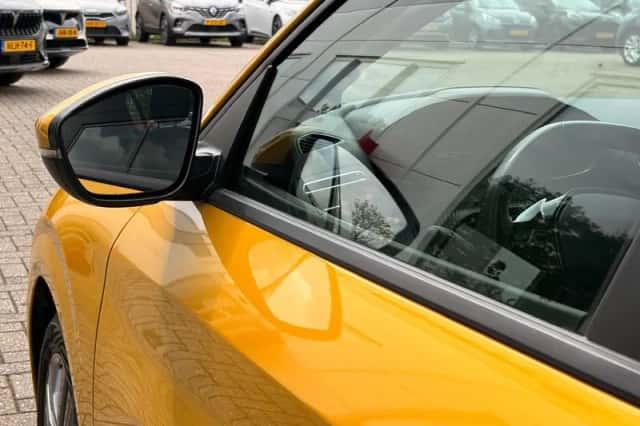 Peugeot 208 (2021) thumbnail 10