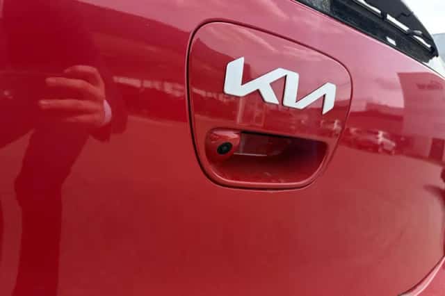 Kia Picanto (2022) thumbnail 12