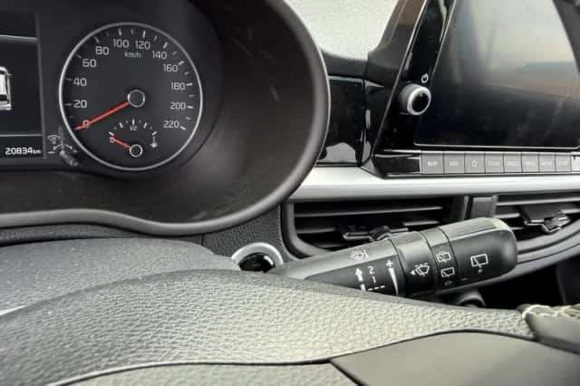 Kia Picanto (2022) thumbnail 23