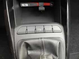 Kia Rio (2021) thumbnail 22