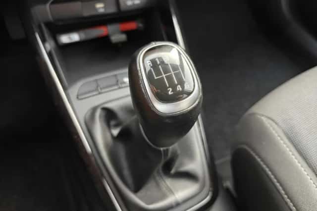Kia Rio (2021) thumbnail 23