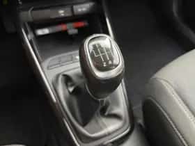 Kia Rio (2021) thumbnail 23