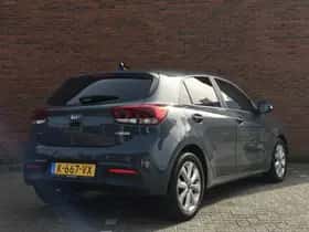 Kia Rio (2021) thumbnail 5