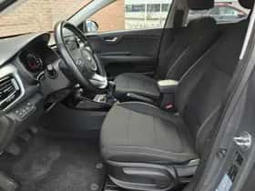Kia Rio (2021) thumbnail 9
