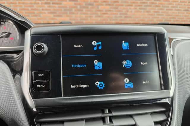 Peugeot 2008 (2019) thumbnail 12