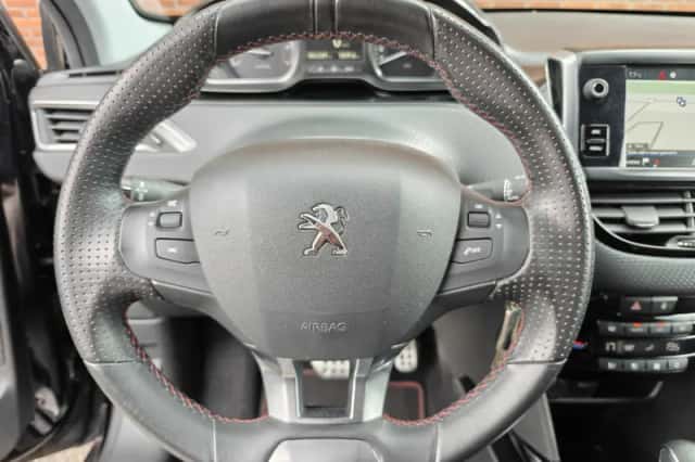 Peugeot 2008 (2019) thumbnail 10