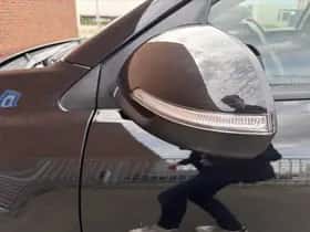 Kia Stonic (2018) thumbnail 11